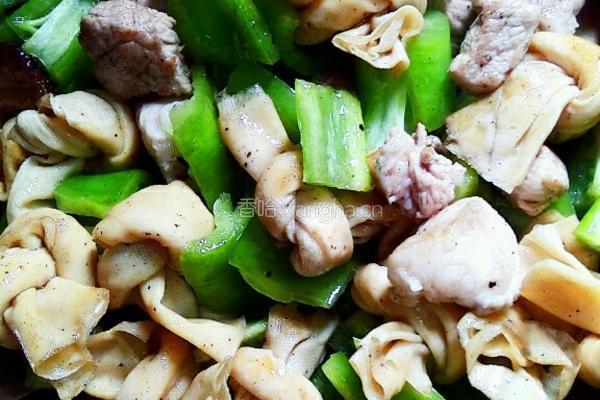 青椒百叶结炒肉块的做法图解6