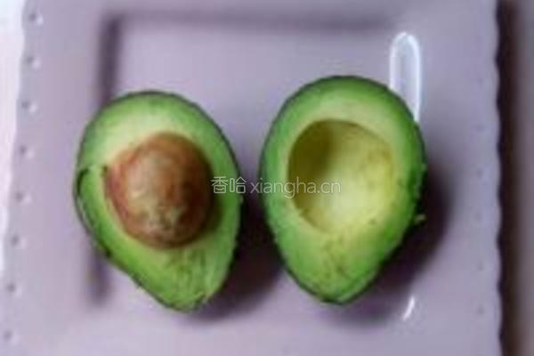 牛油果烤鸡蛋的做法图解2