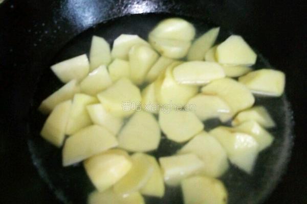 咖喱土豆鸡腿饭的做法图解2