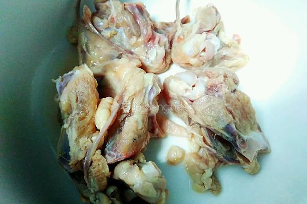 红菇炖鸡的做法图解4