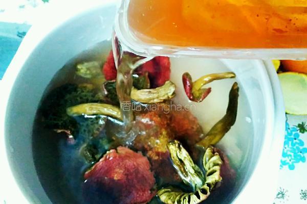 红菇炖鸡的做法图解11