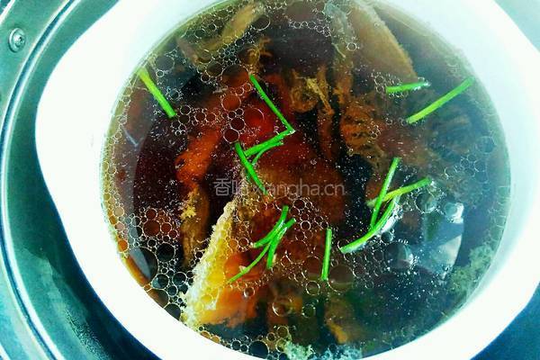 红菇炖鸡的做法图解15