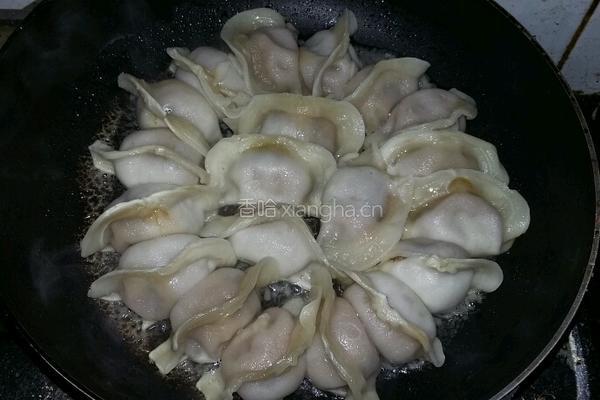 香酥煎饺（简易版）的做法图解4