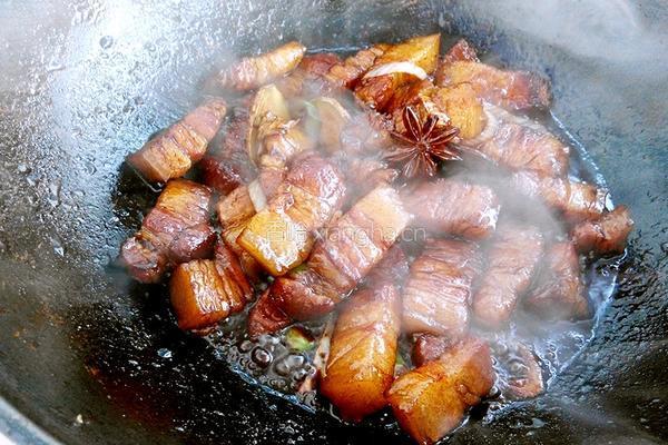红烧肉炖鹌鹑蛋的做法图解6