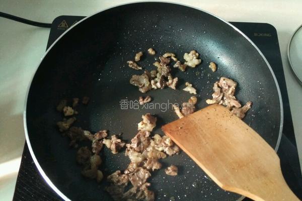 黑胡椒牛肉意大利面的做法图解1