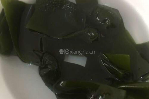 猪尾骨海带汤的做法图解3