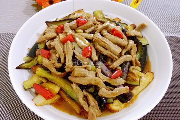 肉冒茄子土豆条