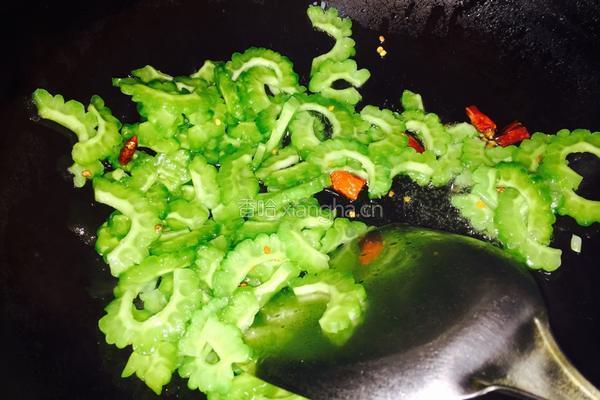 芽菜苦瓜的做法图解6