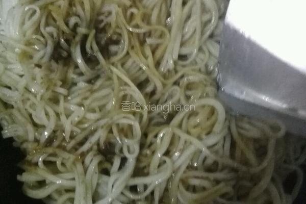 牛肉青椒炒河粉的做法图解3