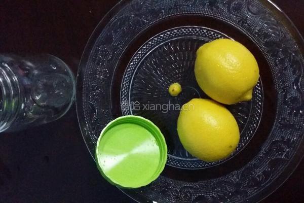  自制柠檬蜂蜜水的做法图解1