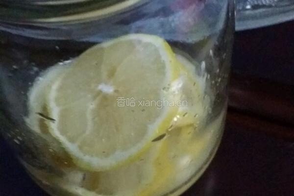  自制柠檬蜂蜜水的做法图解3