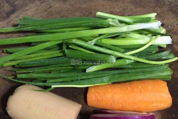 蔬菜鸡蛋饼的做法图解1