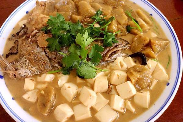 鮸鱼头炖豆腐的做法图解11