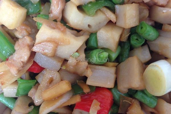 豆角莲藕丁的做法图解3