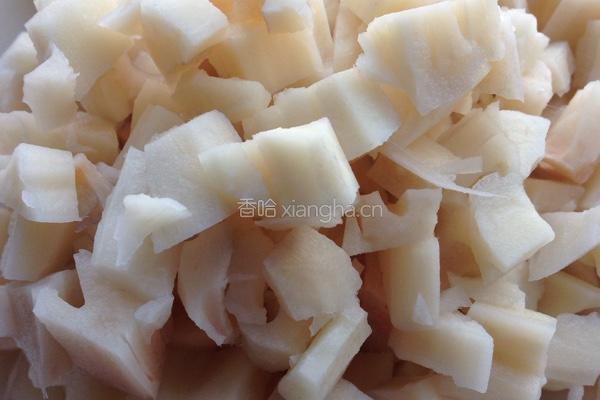 豆角莲藕丁的做法图解1