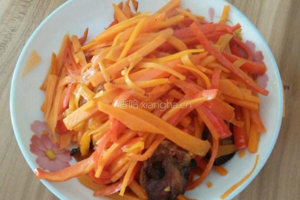 胡萝卜丝炒腊肉的做法图解7