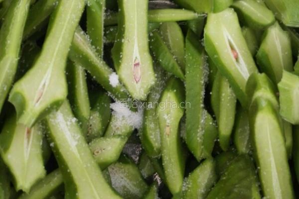 腌刀豆的做法图解2