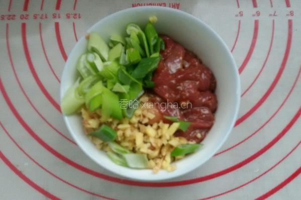 豆腐泡炒雪里蕻的做法图解3