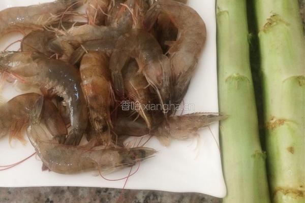 莴笋炒虾仁的做法图解1
