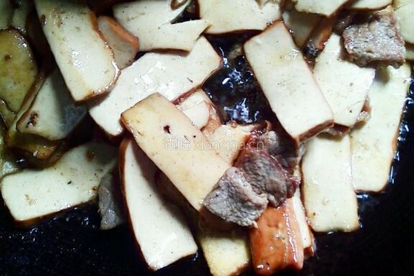 香干肉片娃娃菜的做法图解5