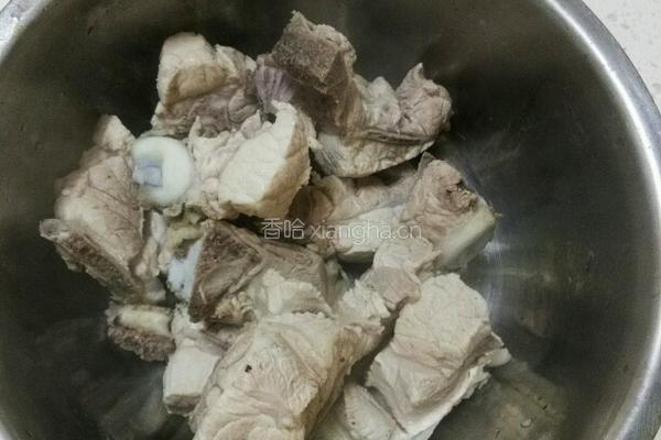 龙骨萝卜香菇汤的做法图解4
