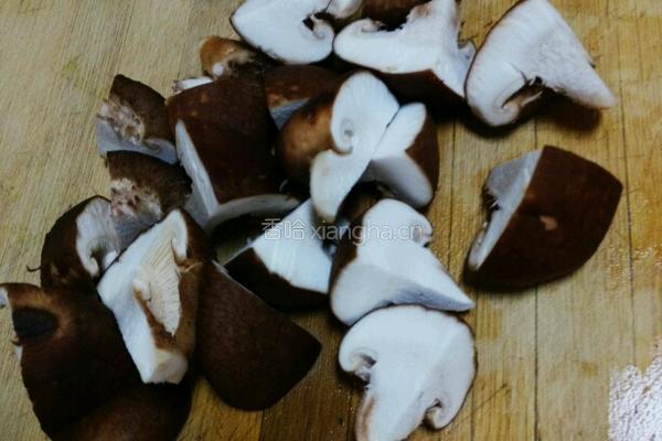 龙骨萝卜香菇汤的做法图解8