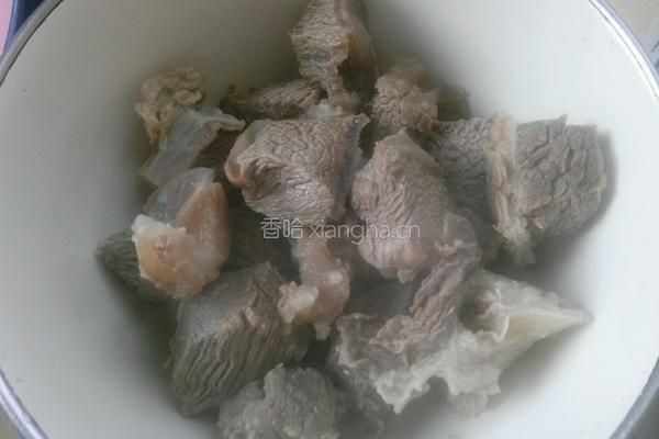 板栗煲牛肉的做法图解12