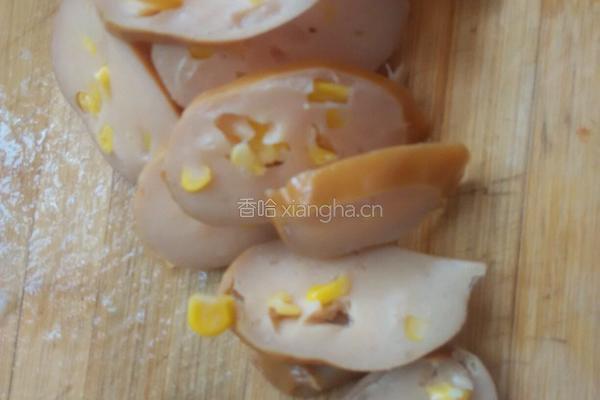 莴笋炒玉米腿的做法图解2