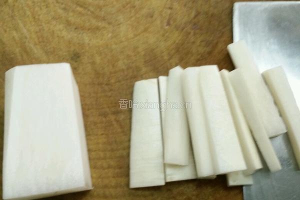 酸辣萝卜的做法图解1