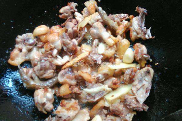 鸡肉炒木耳的做法图解7