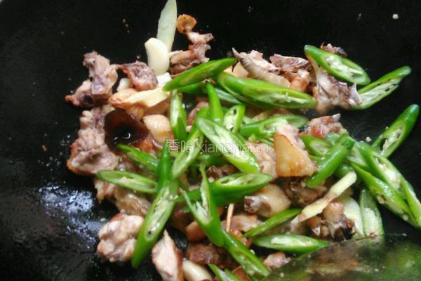 鸡肉炒木耳的做法图解8