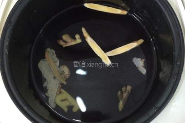当归黄芪土鸡汤的做法图解4