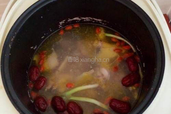 当归黄芪土鸡汤的做法图解7