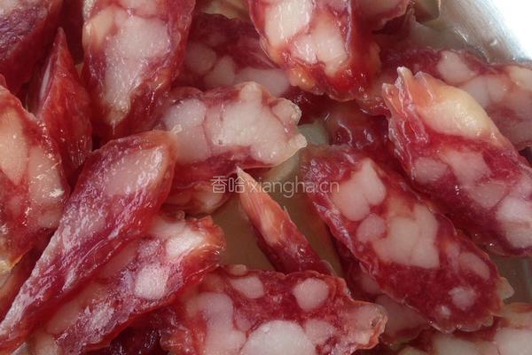 腊肠炒荷兰豆的做法图解2