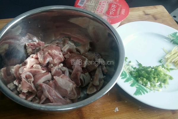 米酒猪舌汤的做法图解2
