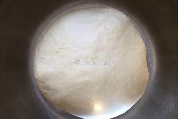 胡萝卜蜂蜜排包的做法图解1