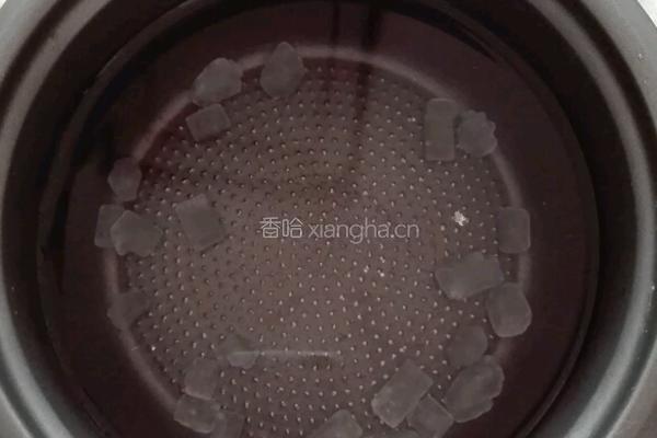 苹果木耳枸杞汤的做法图解2