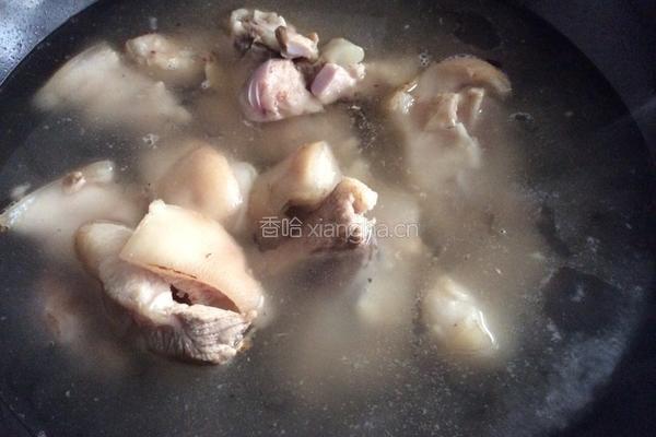 猪蹄花生枸杞汤的做法图解6