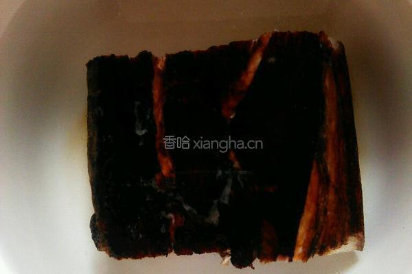 蒜苔炒腊肉的做法图解1