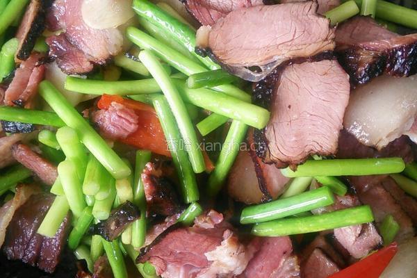 蒜苔炒腊肉的做法图解7