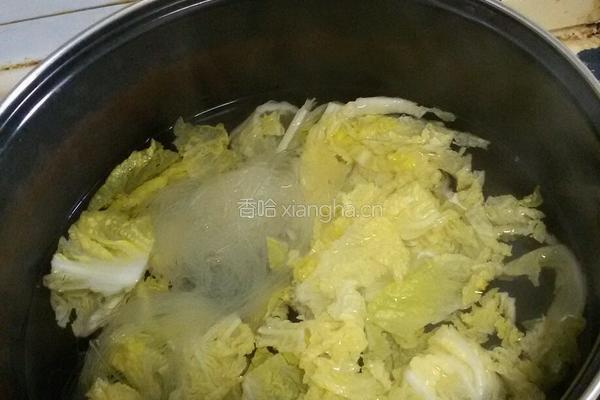 白菜莲花粉丝汤的做法图解8