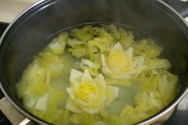 白菜莲花粉丝汤的做法图解10