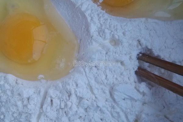 鸡蛋，面粉，肉馅的做法图解1