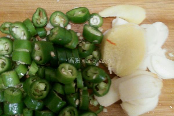 浇汁油豆腐的做法图解4