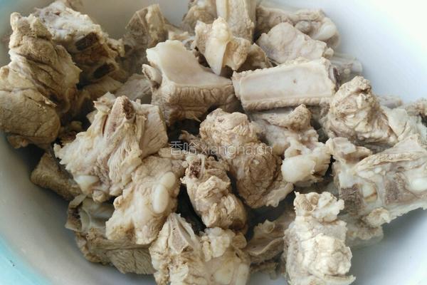 排骨榛蘑炖粉条的做法图解4