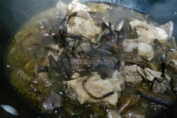 排骨榛蘑炖粉条的做法图解8