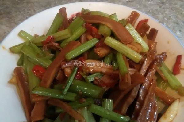 芹菜鱿鱼丝