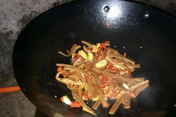 芹菜鱿鱼丝的做法图解6