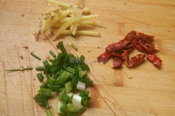 辣椒炒香菇肉的做法图解3