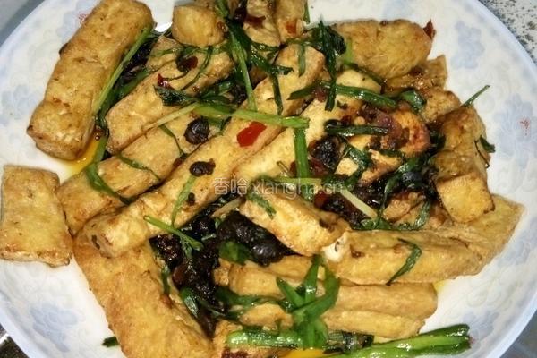 韭菜回锅豆腐的做法图解4